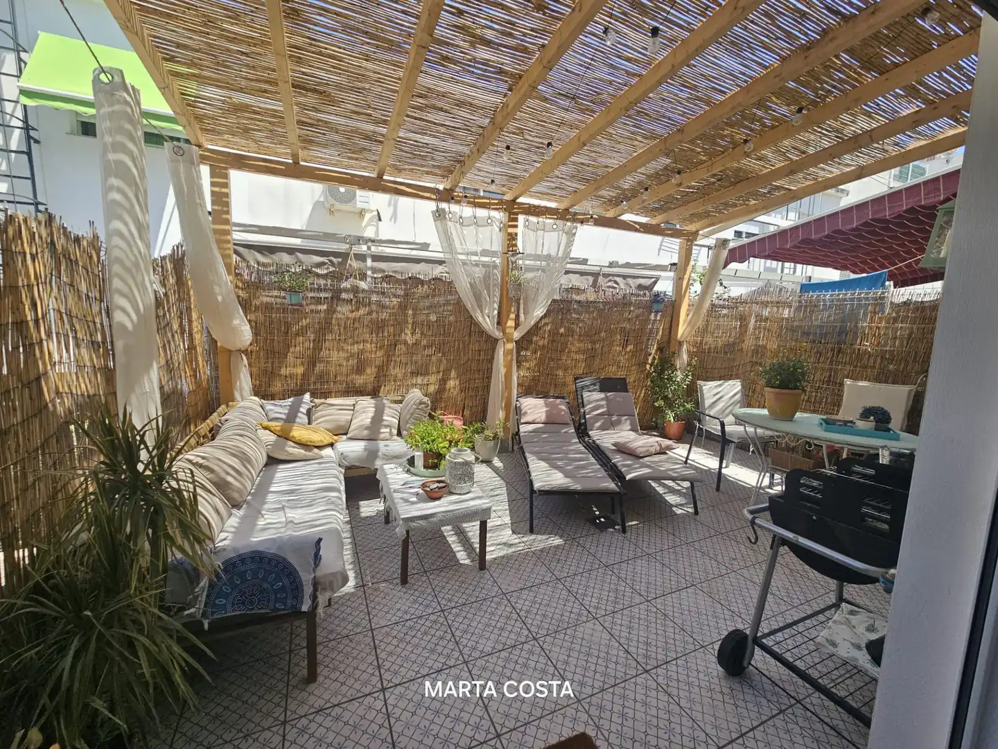 Terrasse von Einfamilien-Reihenhaus zum Verkauf in Almoines mit Klimaanlage, Heizung und Parkett