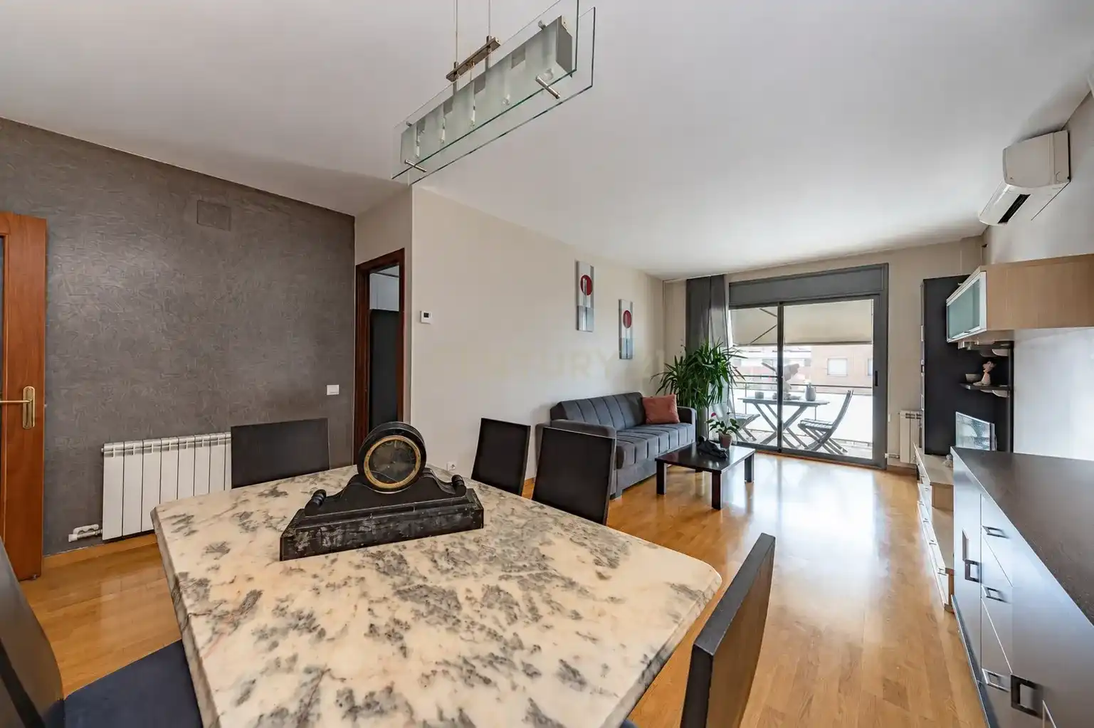 Sala d'estar de Pis en venda en Parets del Vallès amb Aire condicionat, Traster i Piscina comunitària