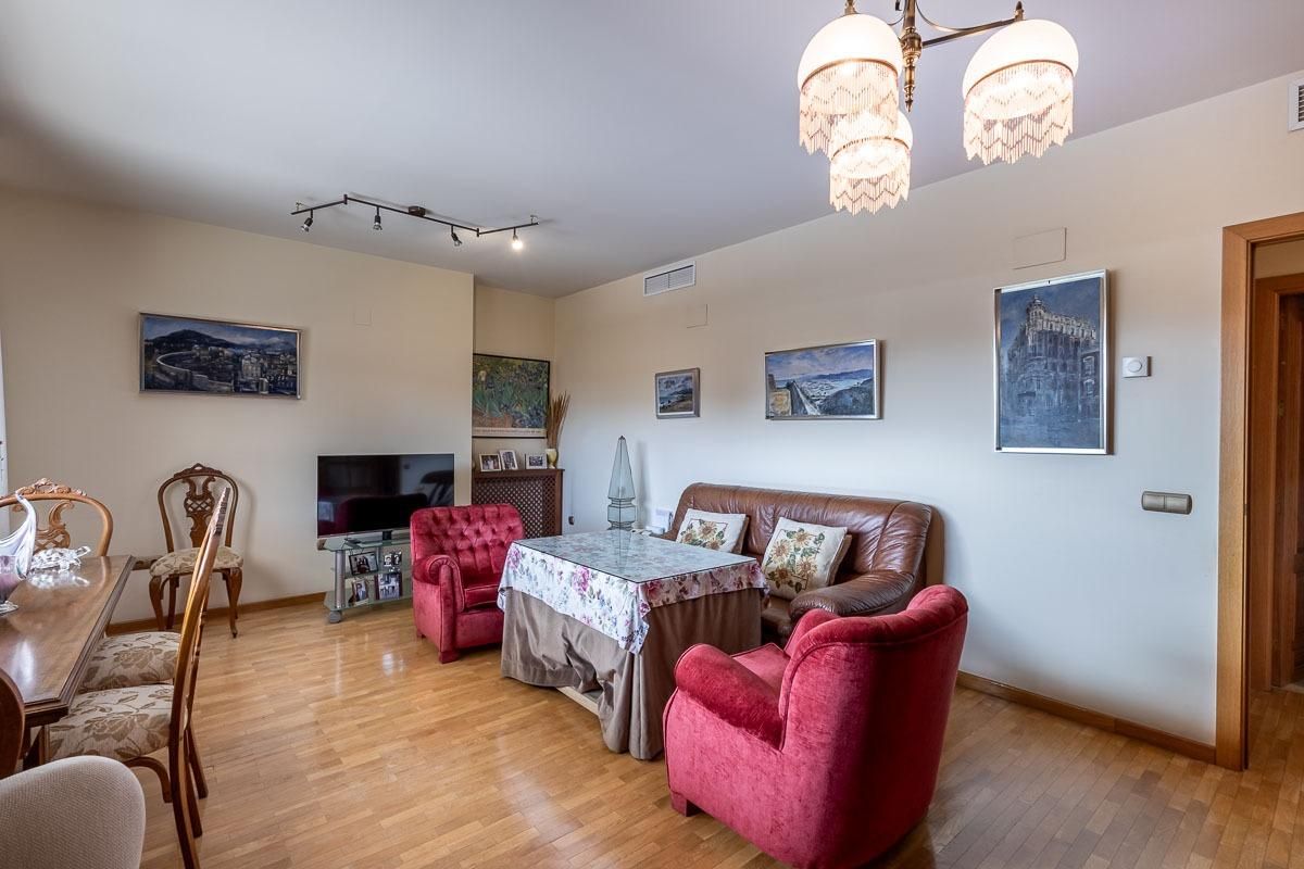 Sala d'estar de Pis en venda en  Granada Capital