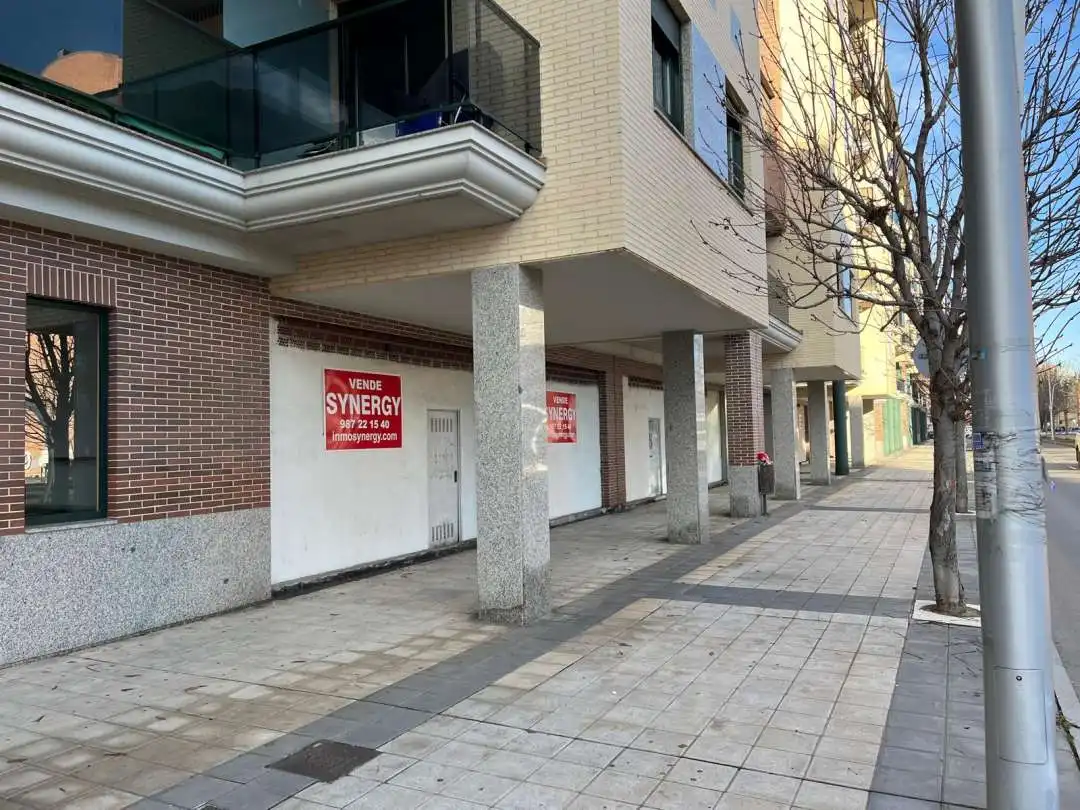 Local comercial en venda a San Claudio - La Chantría