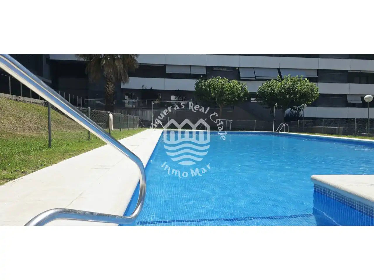 Piscina de Dúplex en venda en Terrassa amb Aire condicionat, Calefacció i Parquet