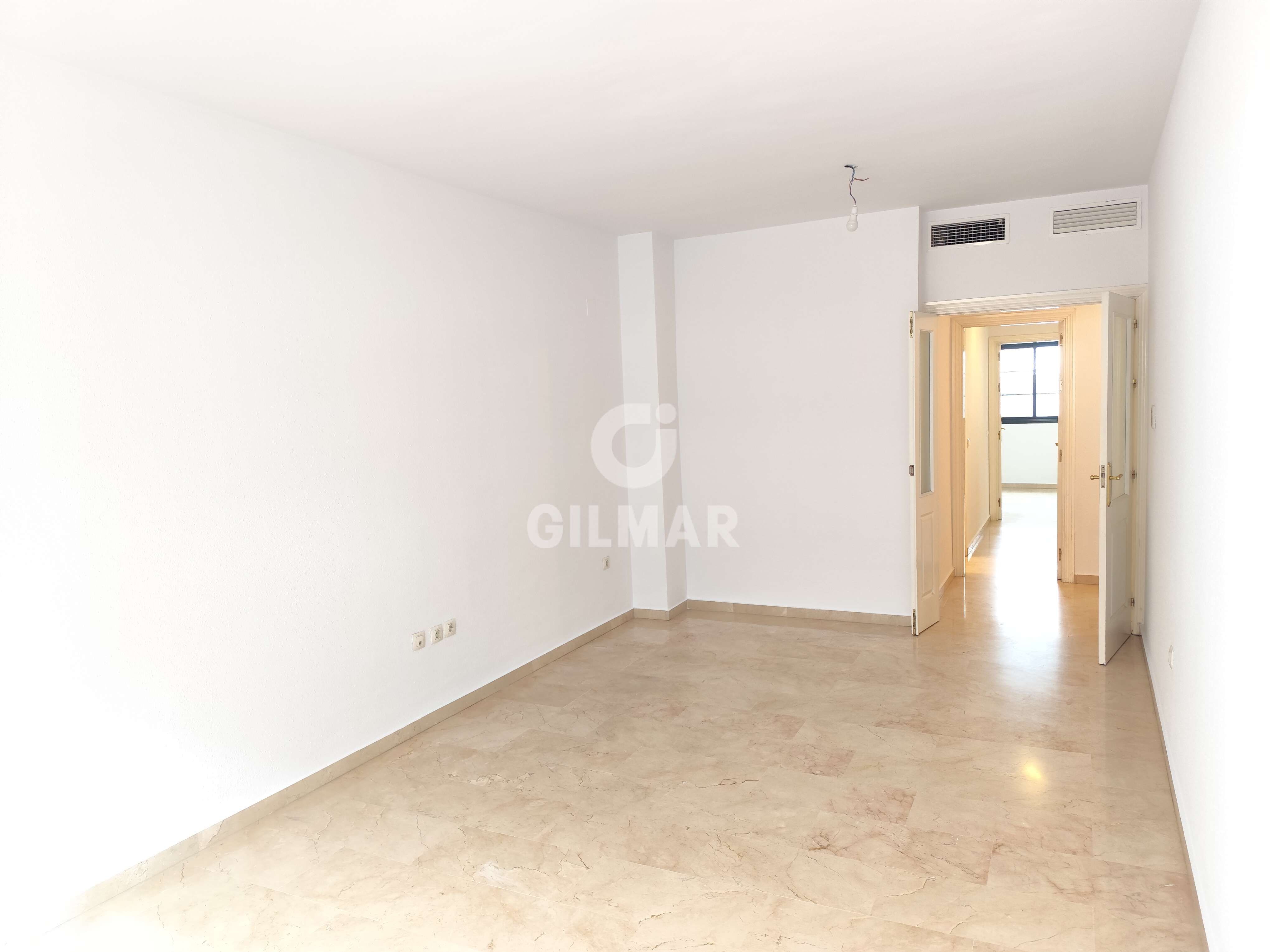Flat to rent in  Sevilla Capital  with Heating and Storage room