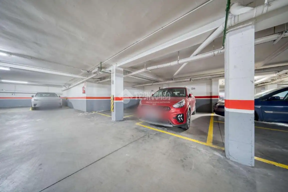 Parking de Piso en venta en Valladolid con Calefacción