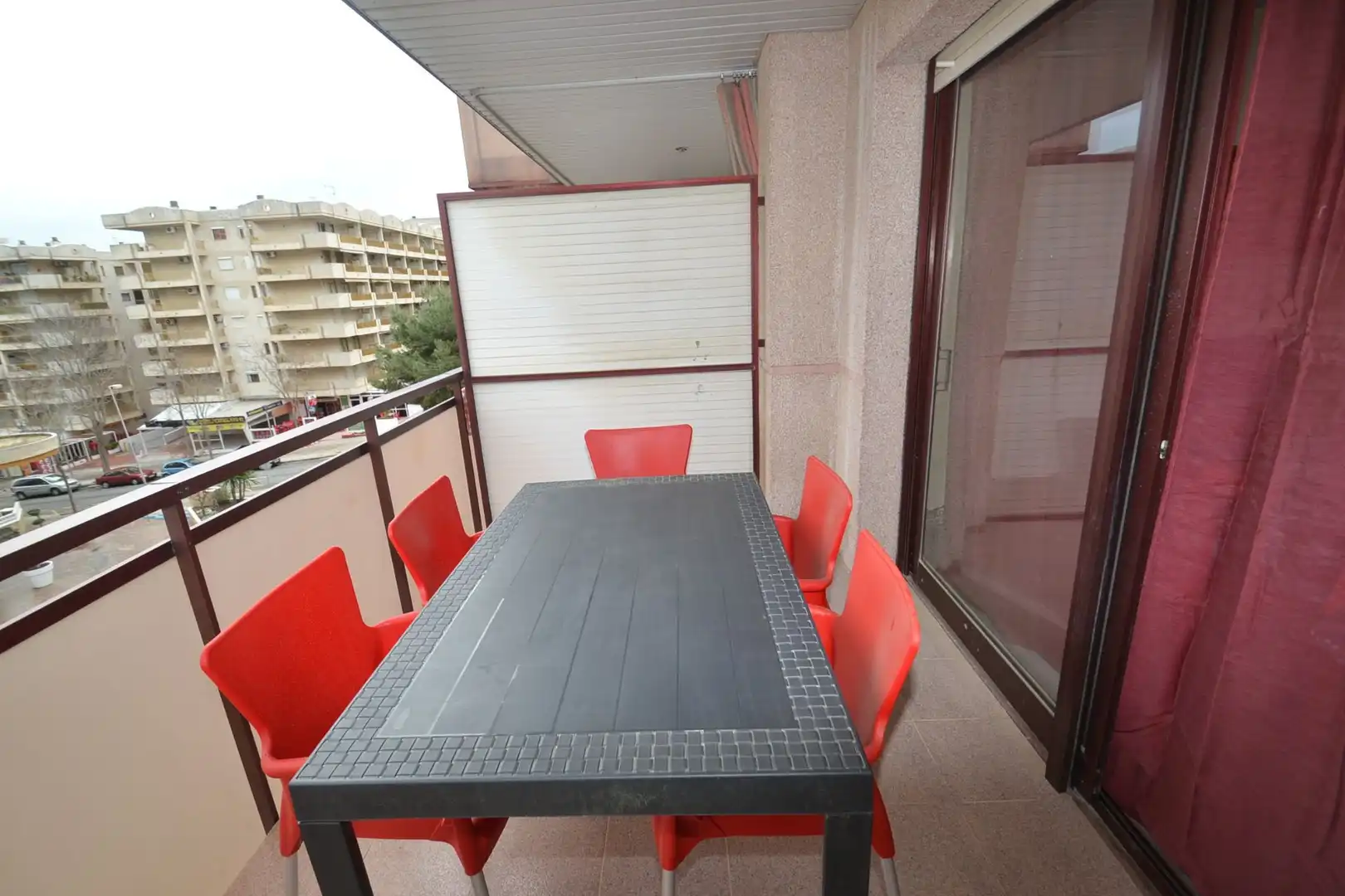 Apartamento con piscina en alquiler en CALLE VENDRELL 19, imagen 3