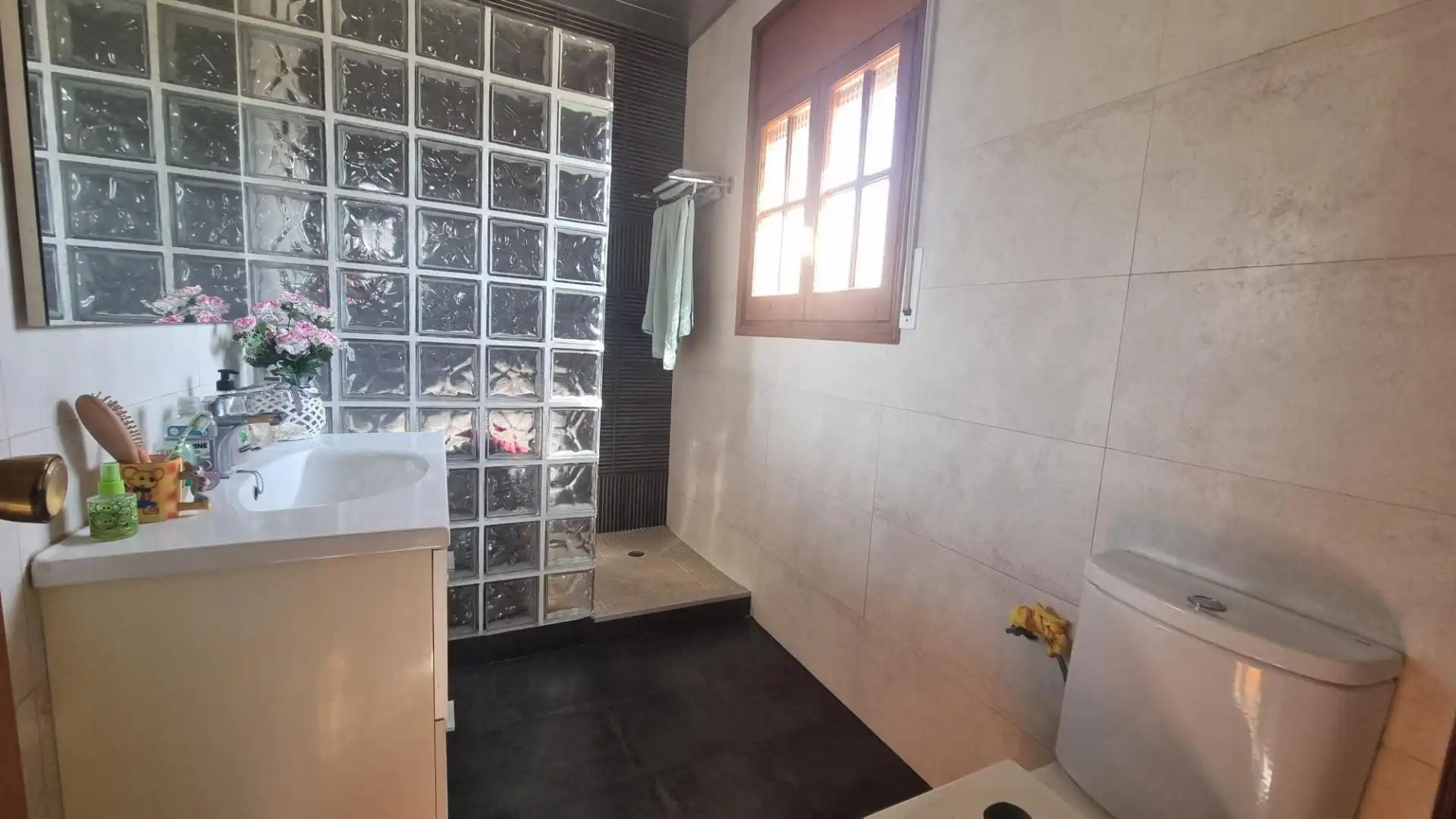 Chalet con terraza en venta en Bellvei, imagen 6