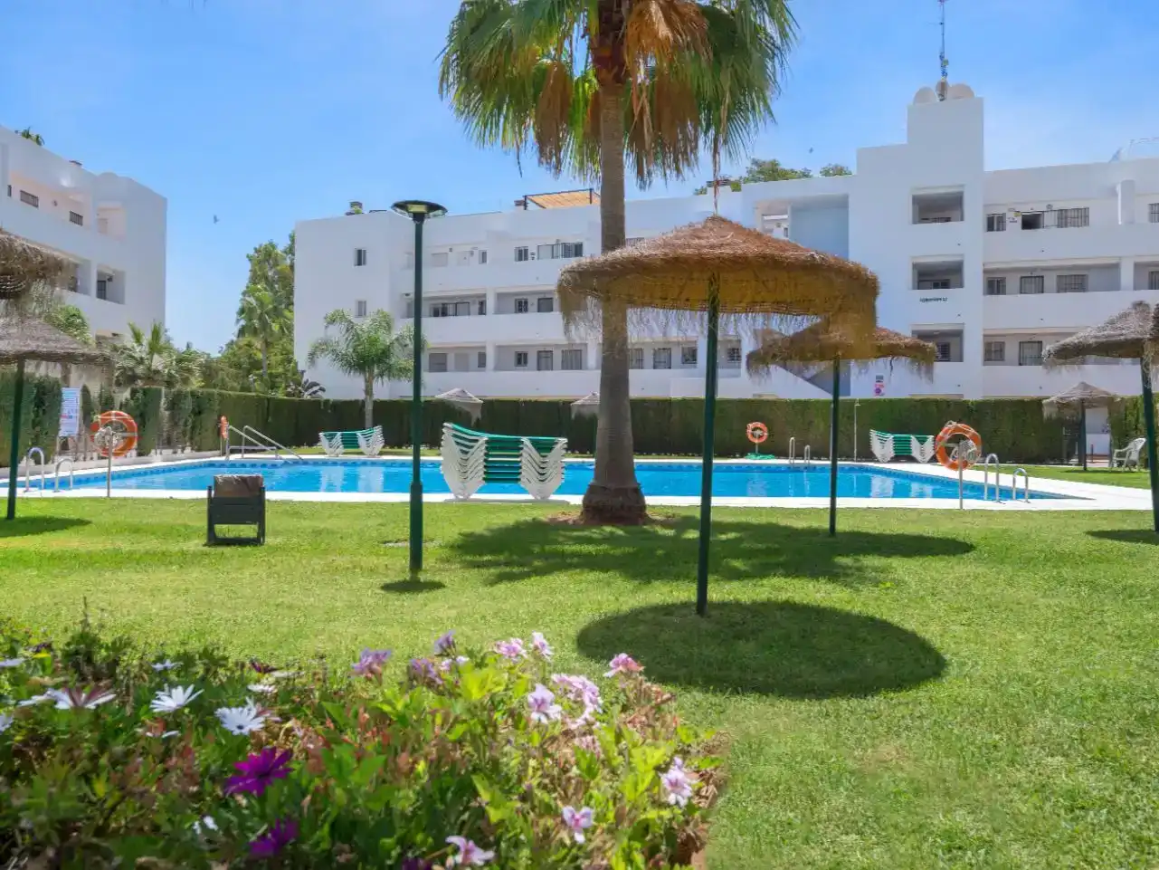 Swimming pool of Flat for sale in Mijas  with Air Conditioner, Storage room and Swimming Pool