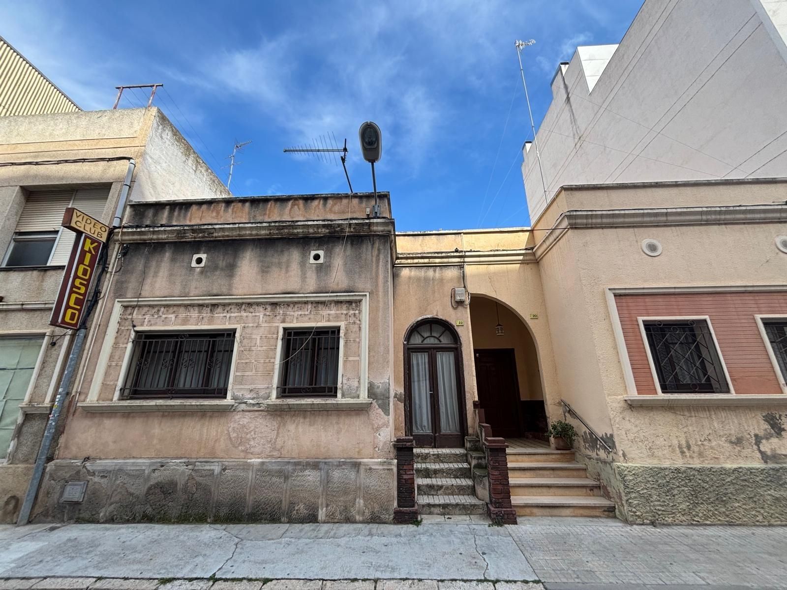 Vista exterior de Casa o xalet en venda en Tortosa amb Terrassa i Traster
