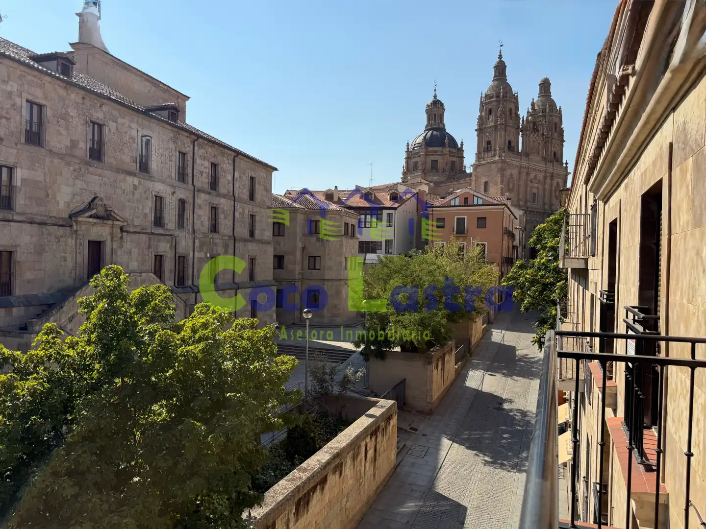 Vista exterior de Àtic de lloguer en Salamanca amb Calefacció, Parquet i Terrassa