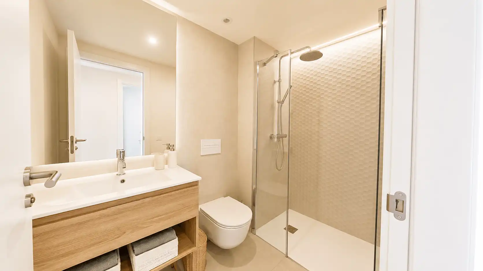 Bany de Apartament de lloguer en Sant Llorenç des Cardassar amb Aire condicionat, Traster i Piscina