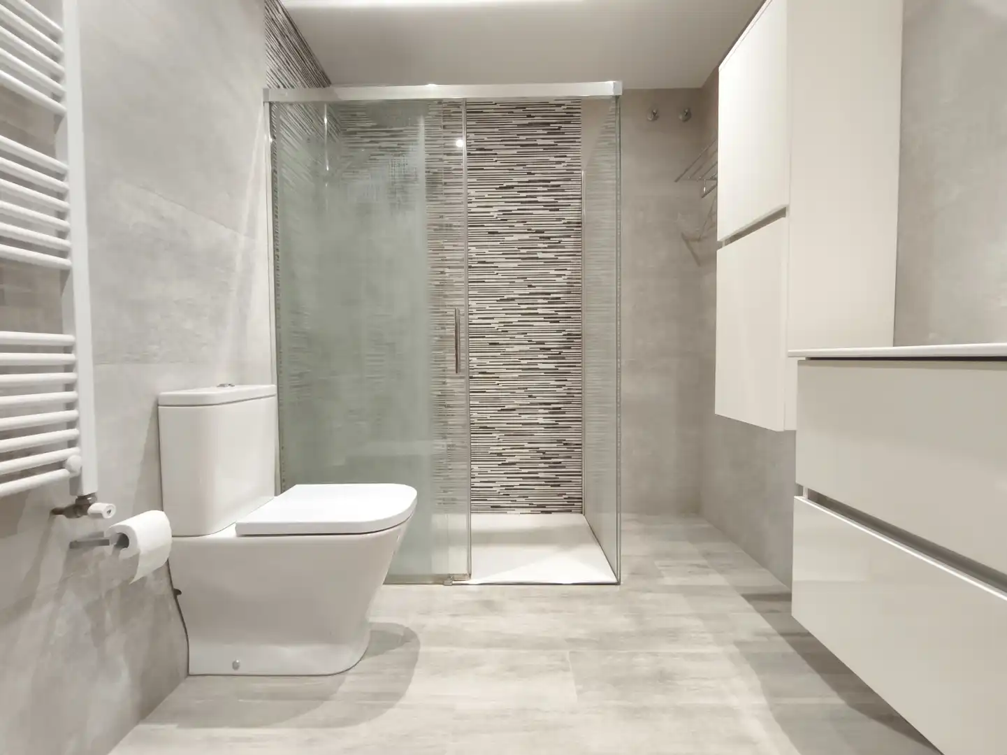 Bathroom of Attic for sale in  Logroño  with Heating, Parquet flooring and Terrace