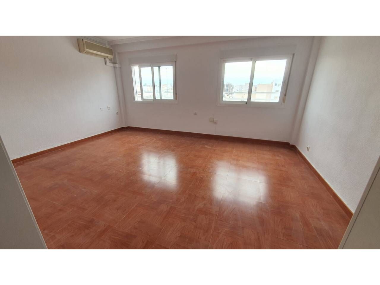 Bedroom of Flat to rent in  Almería Capital  with Air Conditioner