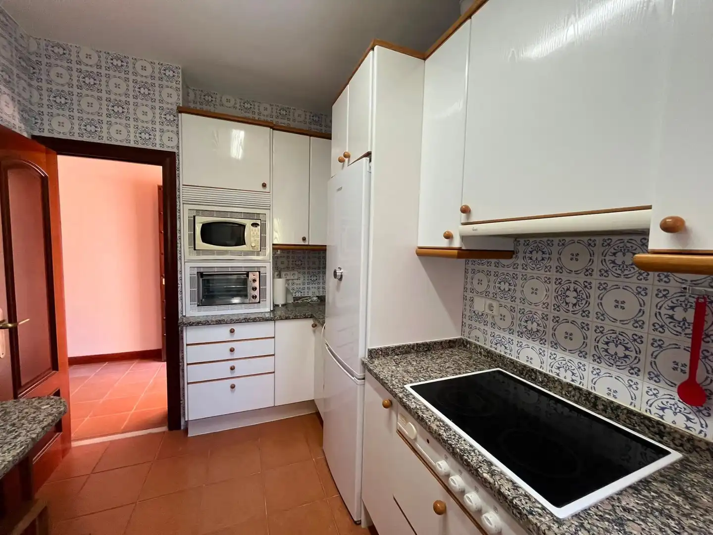 Cuina de Casa o xalet de lloguer en Gelida amb Jardí privat, Traster i Piscina