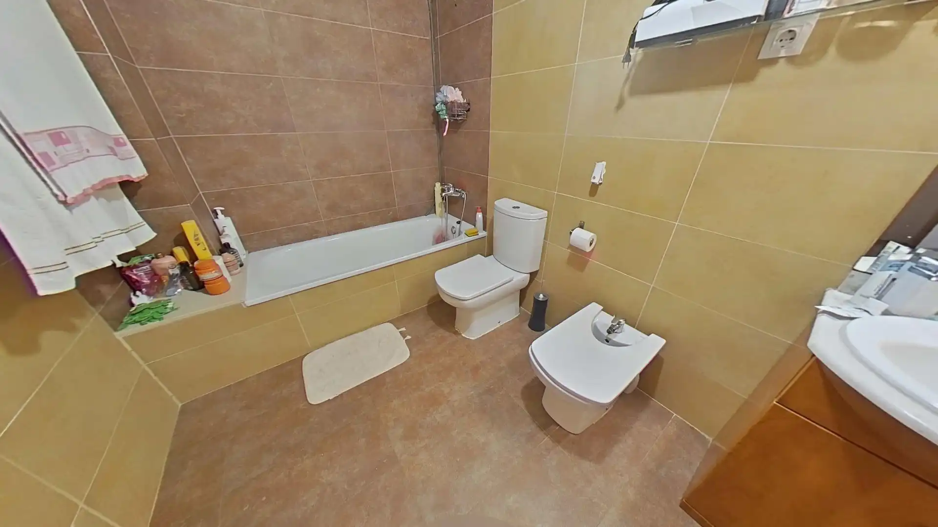 Baño de Dúplex en venta en El Pla del Penedès con Aire acondicionado, Calefacción y Piscina