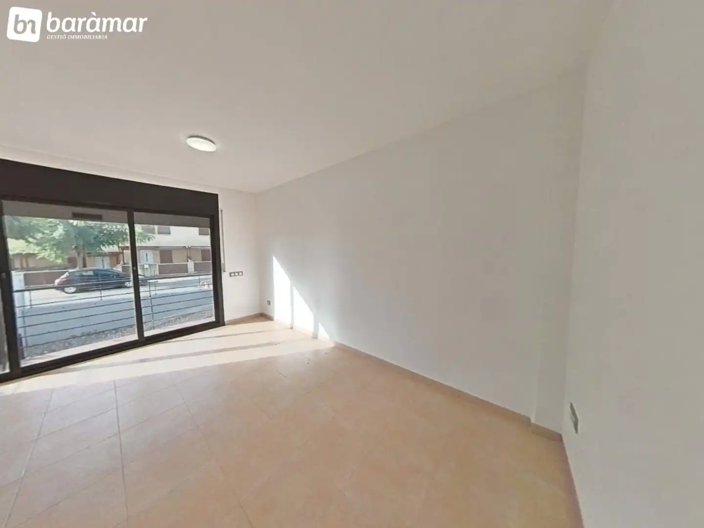 Habitación de Casa adosada en venta en Roda de Berà con Aire acondicionado, Calefacción y Jardín privado