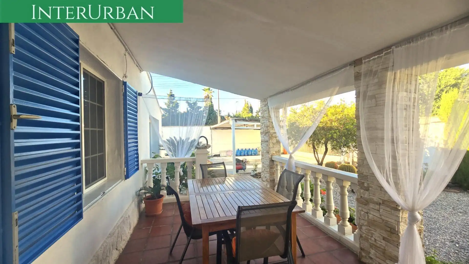Terrassa de Casa o xalet en venda en La Pobla de Vallbona amb Aire condicionat, Calefacció i Jardí privat
