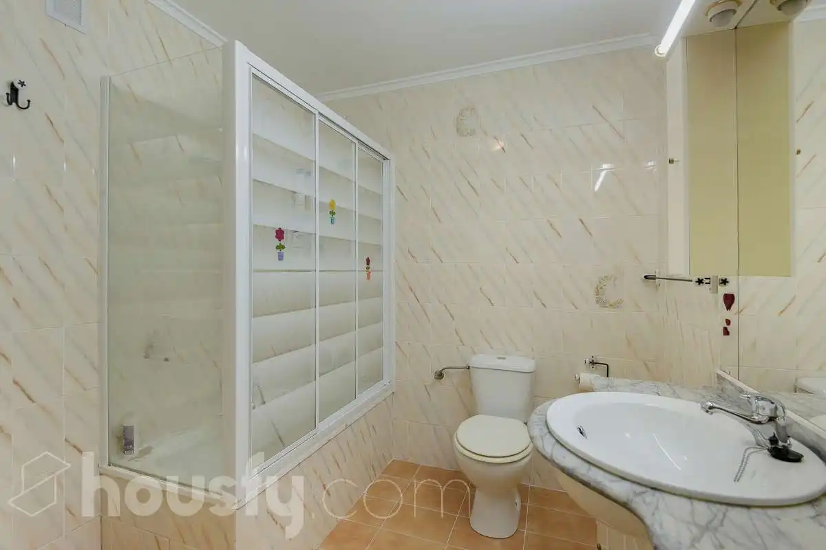 Flat for sale in Calle Mieres, Sama