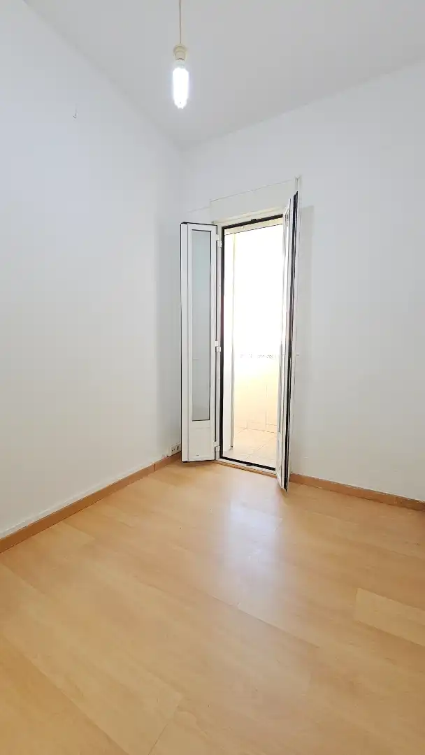 Bedroom of Flat for sale in Zaragoza  with Heating and Balcony
