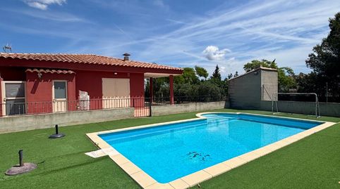 Sin comisiones, excelente chalet con piscina