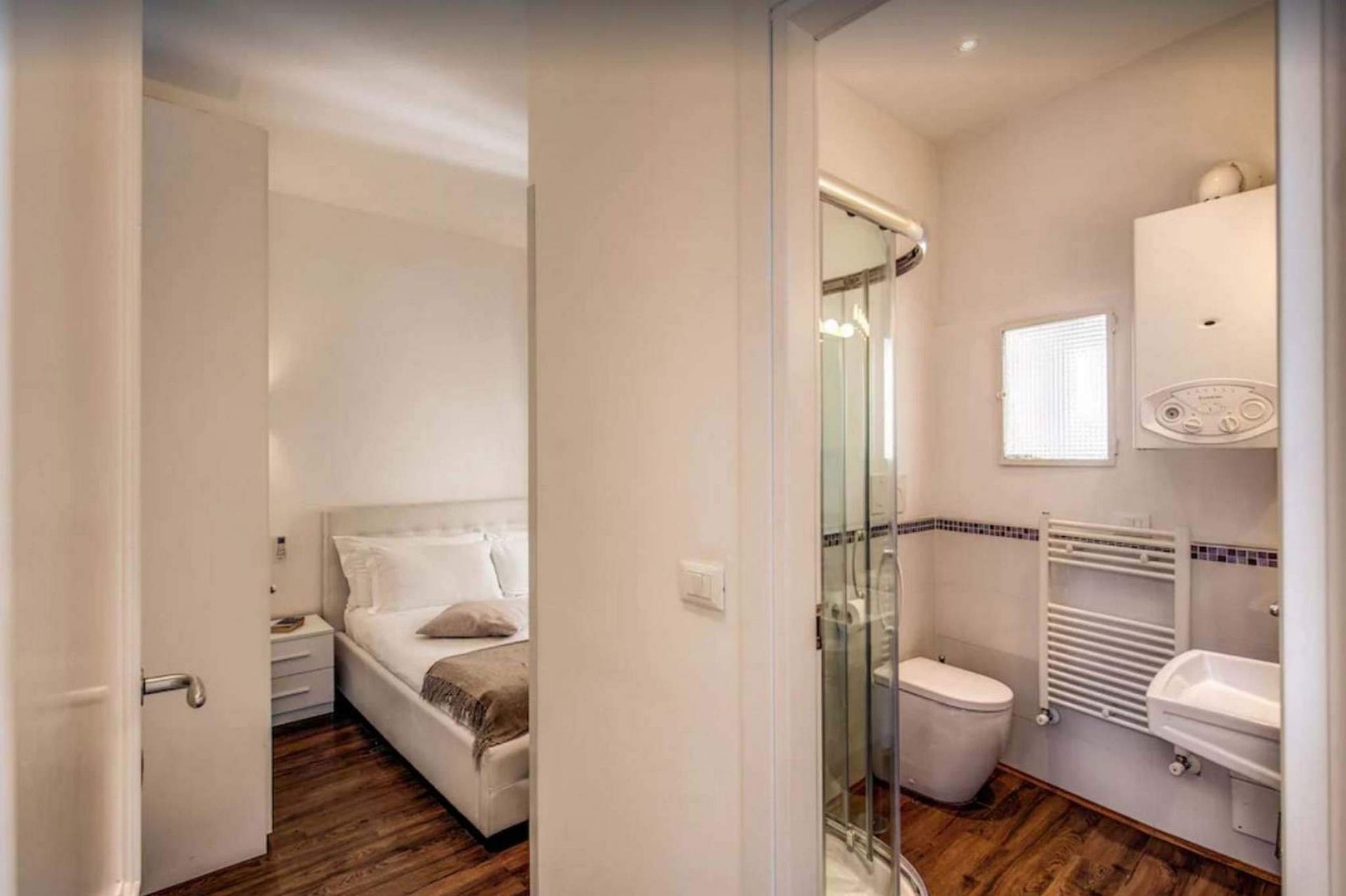 Bathroom of Flat to rent in Eivissa  with Air Conditioner, Furnished and TV