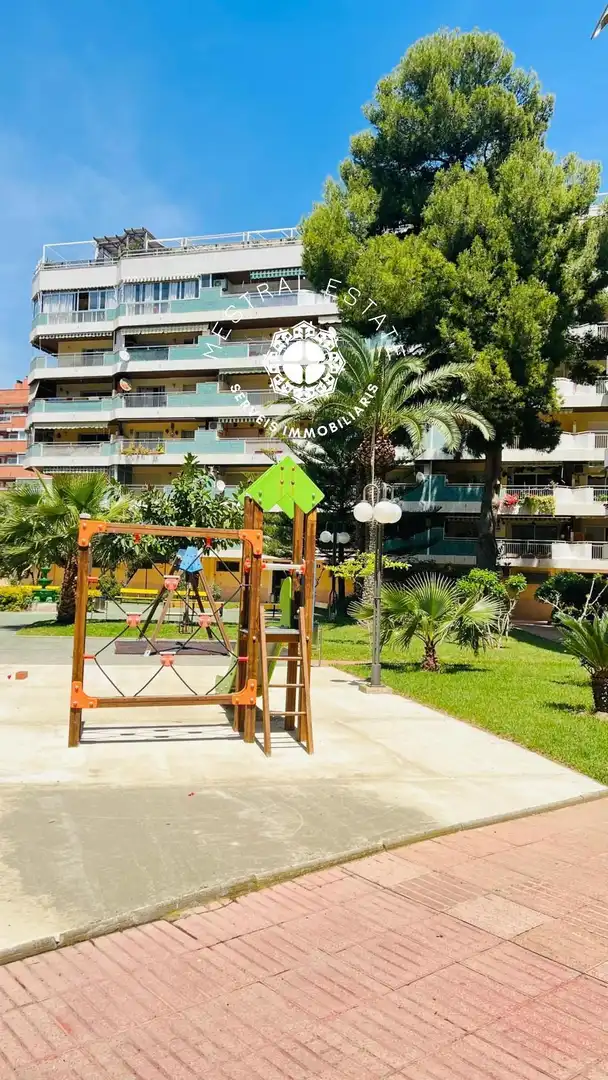 Vista exterior de Piso en venta en Salou con Aire acondicionado, Calefacción y Terraza