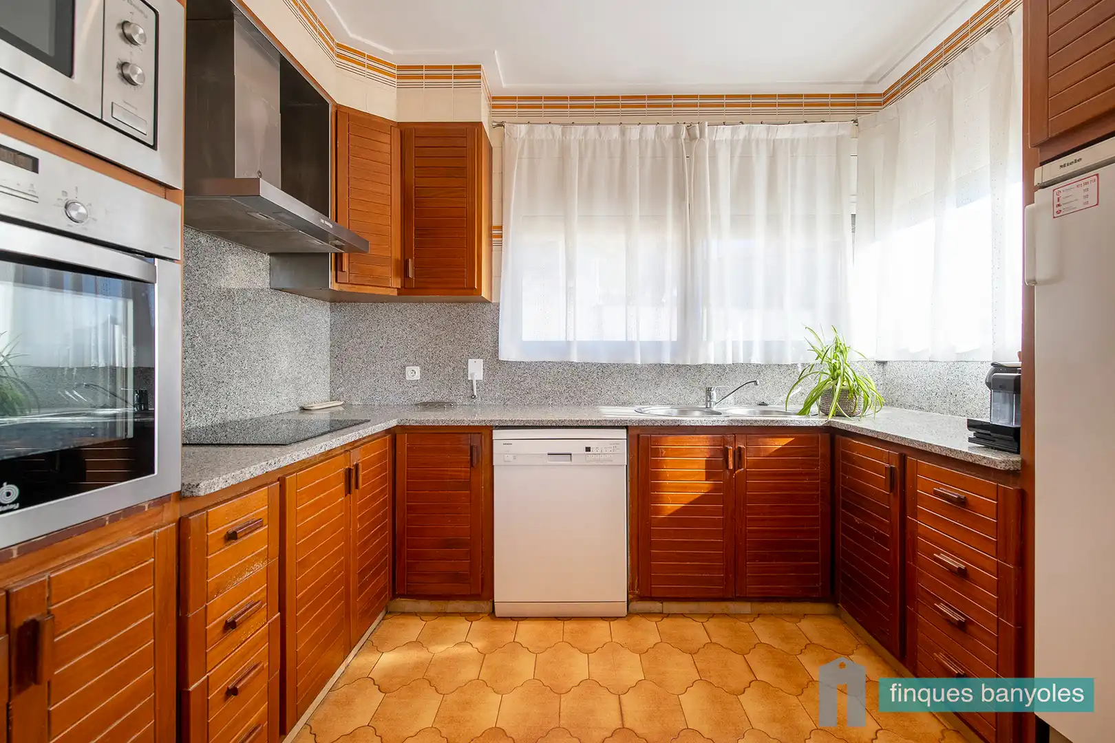 Kitchen of Houses for sale in Banyoles  with Air Conditioner, Heating and Private garden