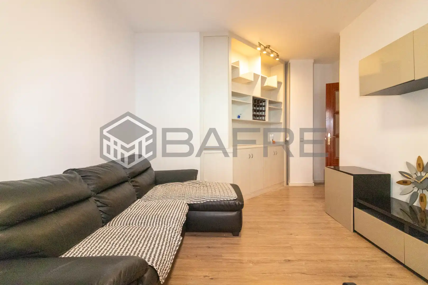 Vista exterior de Piso en venta en  Madrid Capital con Aire acondicionado
