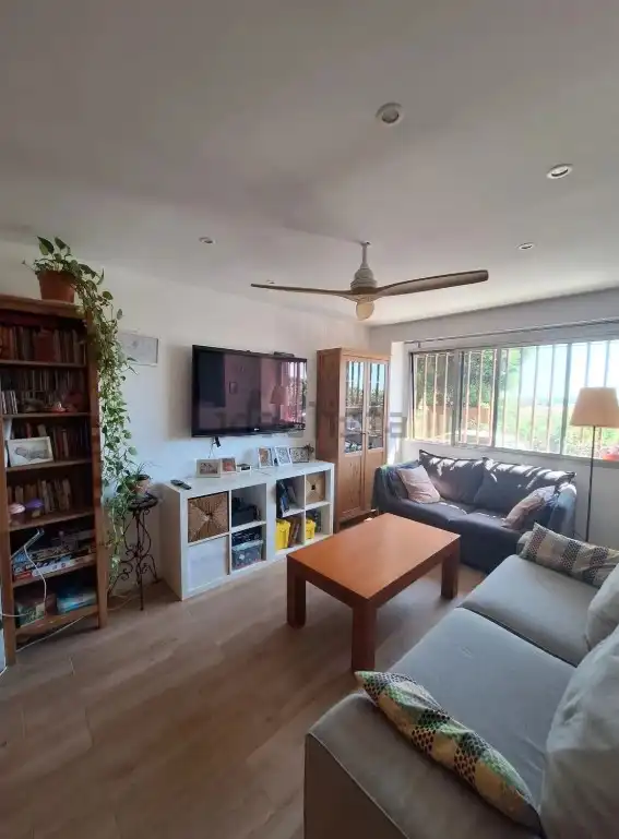 Sala d'estar de Pis en venda en Burjassot amb Aire condicionat, Parquet i Terrassa