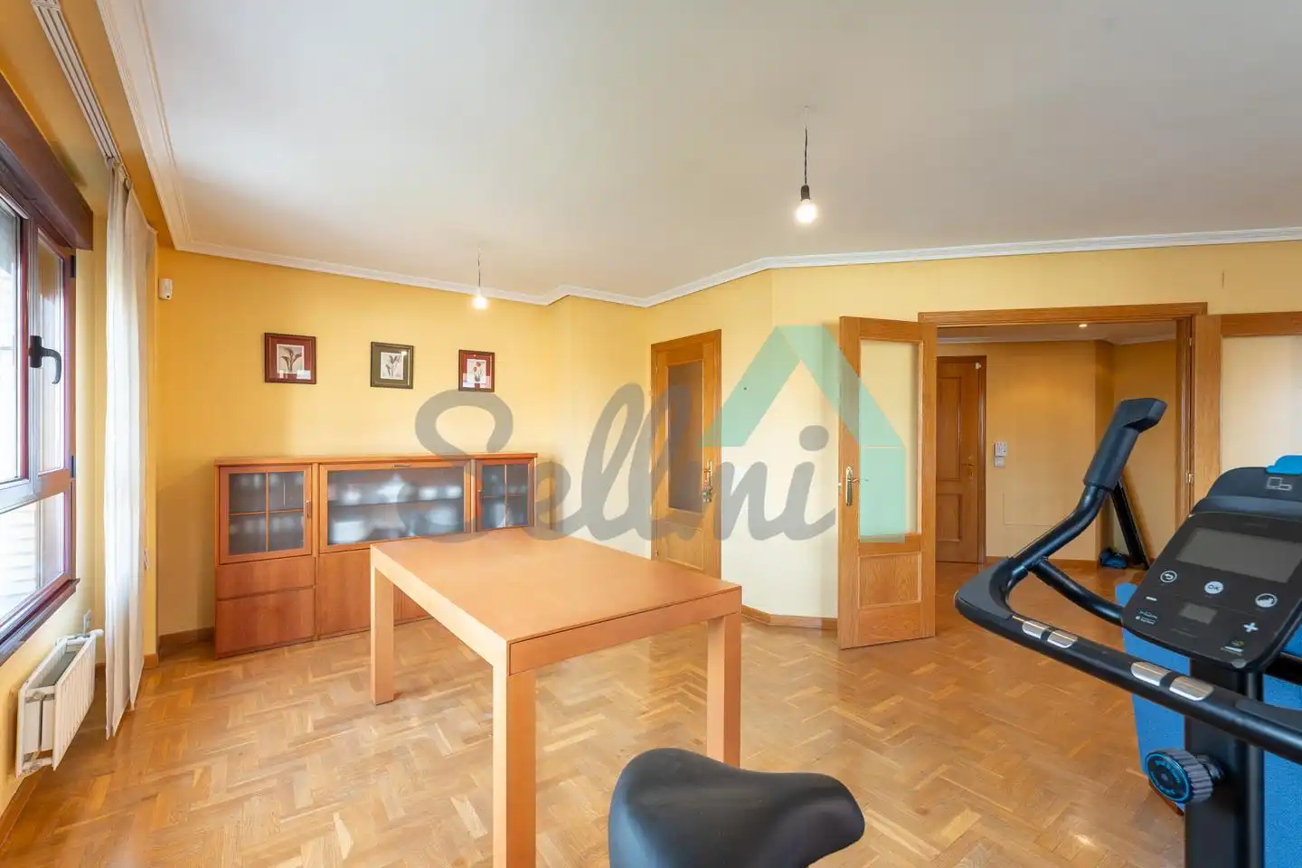 Habitación de Piso en venta en Oviedo  con Calefacción, Parquet y Trastero