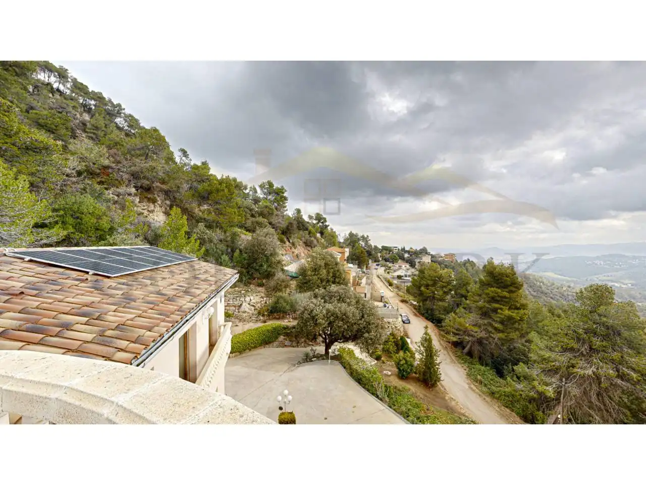 Vista exterior de Casa o xalet en venda en Corbera de Llobregat amb Aire condicionat, Calefacció i Jardí privat