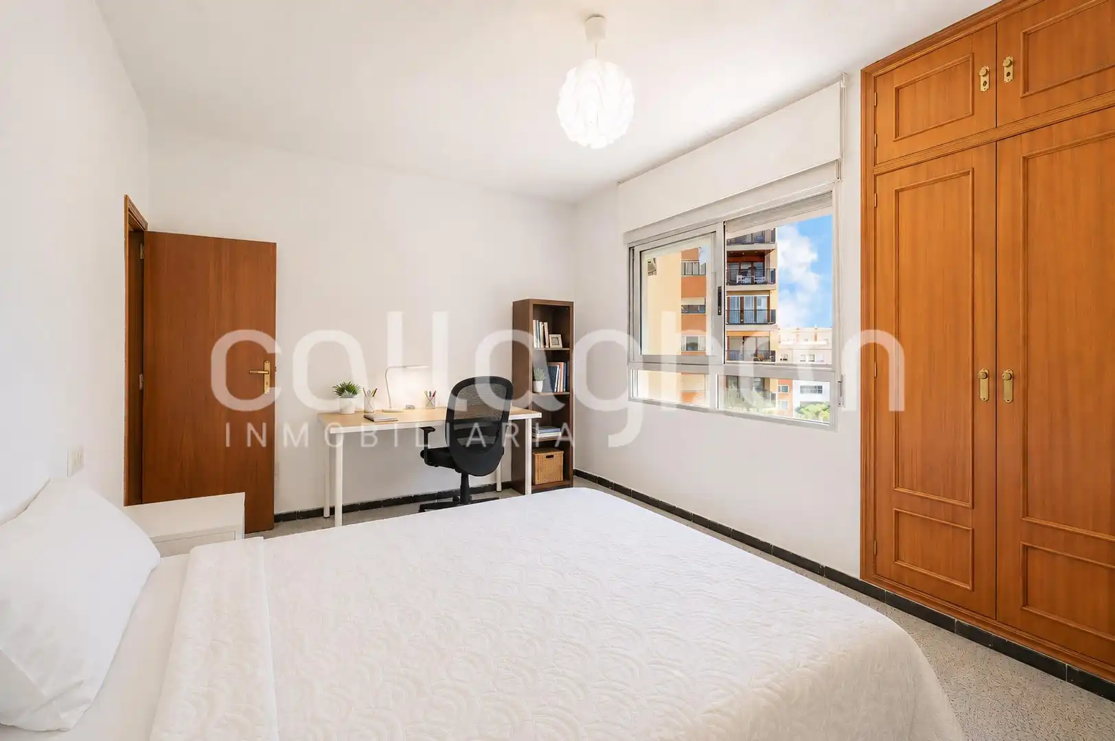 Schlafzimmer von Wohnung zum Verkauf in Valencia mit Möbliert und Balkon