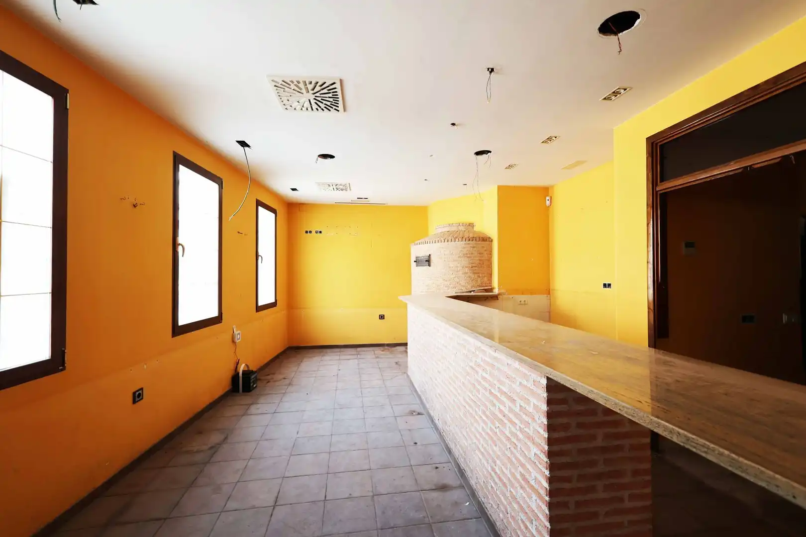 Gemischtgenutztes Gebäude zum Verkauf in Torres de la Alameda, imagen 8