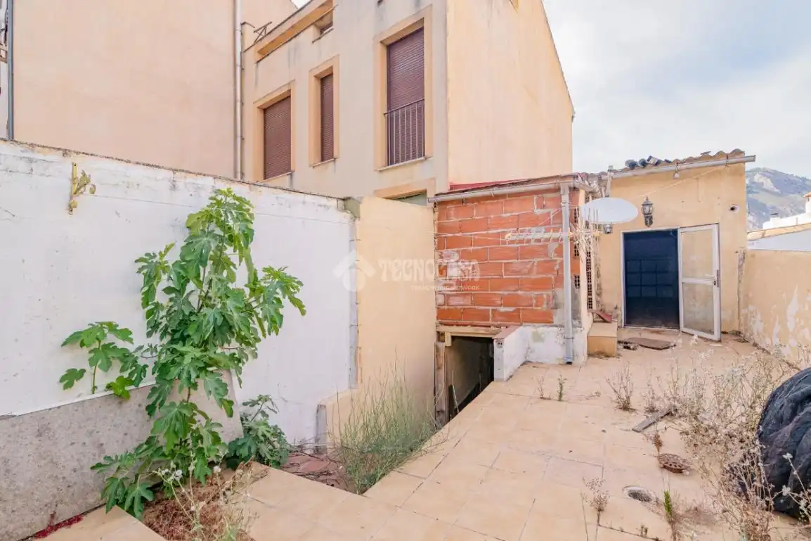 Detached homes for sale in Loja  with Terrace and Storage room