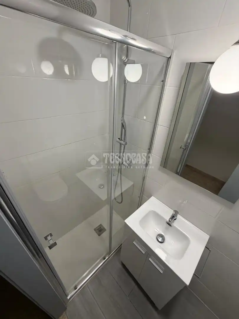 Badezimmer von Dachboden zum Verkauf in Sevilla