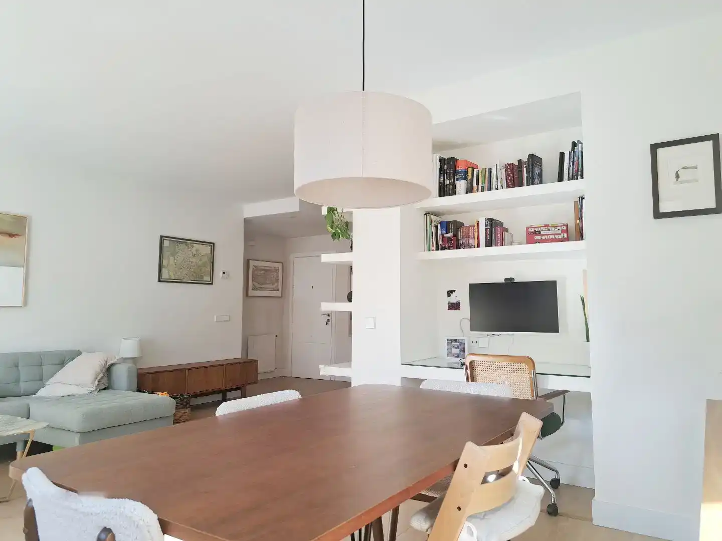 Sala d'estar de Pis en venda en  Madrid Capital amb Aire condicionat i Piscina
