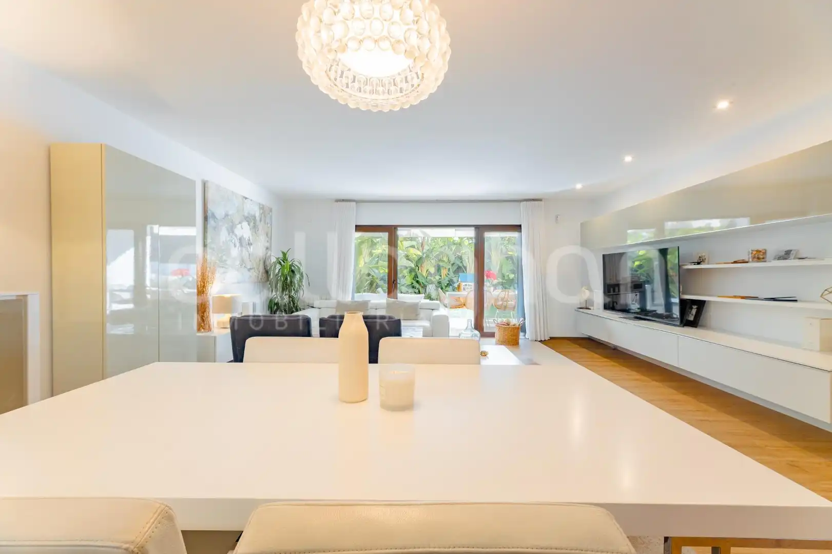Sala de estar de Casa adosada en venta en Rocafort con Aire acondicionado, Calefacción y Jardín privado