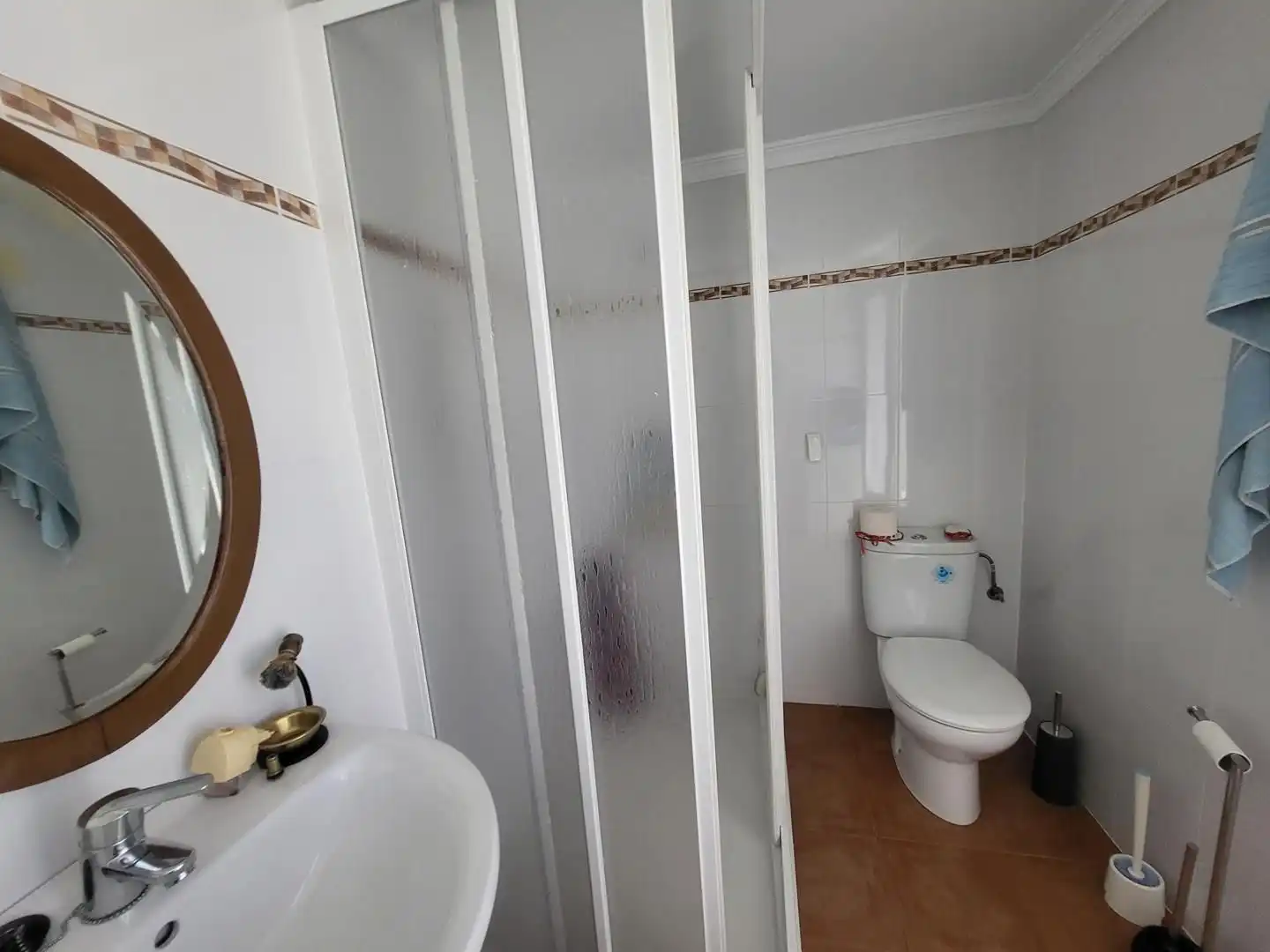 Bathroom of Houses for sale in Sisante  with Heating and Private garden