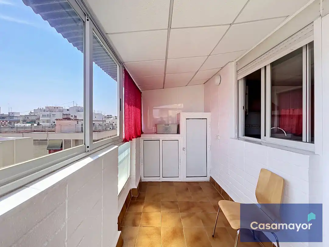 Habitación de Ático de alquiler en Alicante / Alacant con Aire acondicionado, Terraza y Balcón
