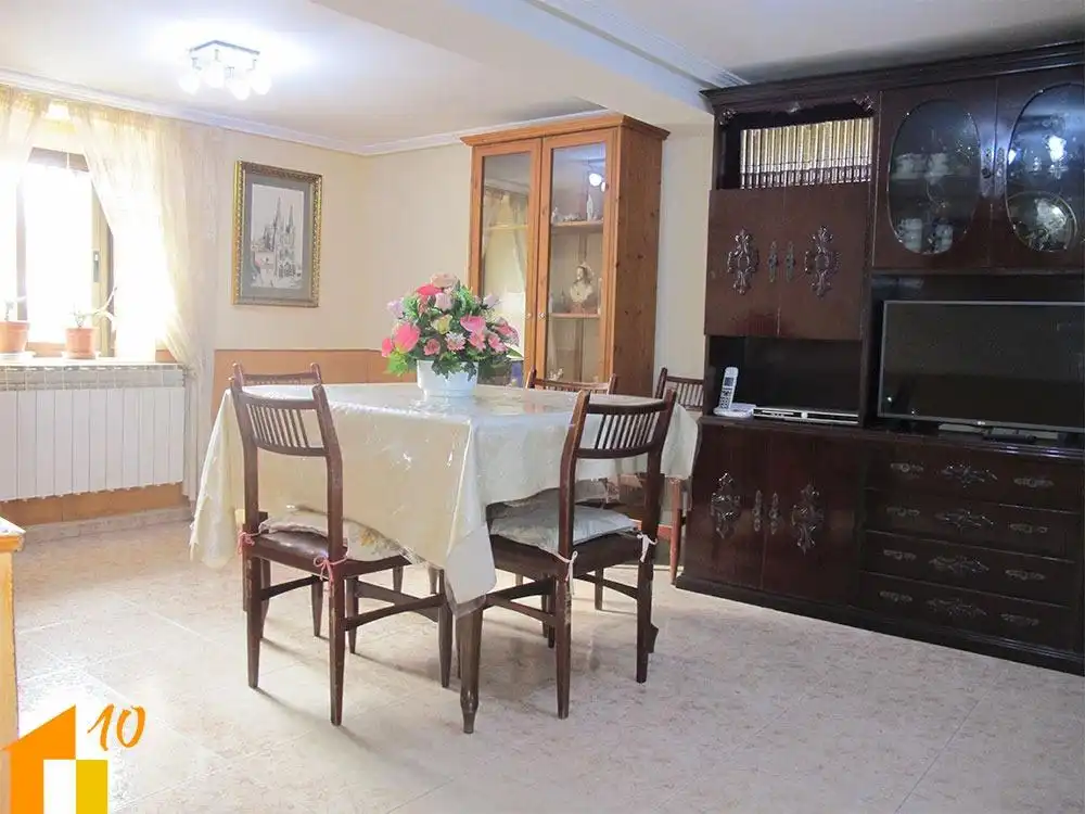 Comedor de Casa o chalet en venta en Burgos Capital con Calefacción y Amueblado
