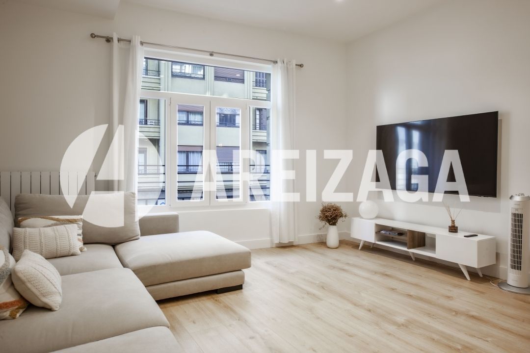 Living room of Flat for sale in Donostia - San Sebastián   with Heating and Balcony