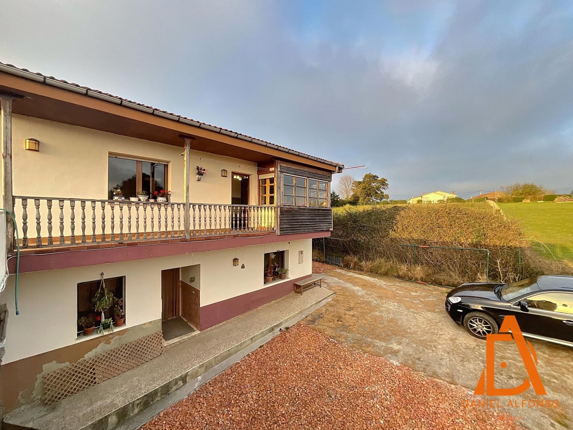 Vista exterior de Finca rústica en venda en Villaviciosa amb Terrassa i Balcó