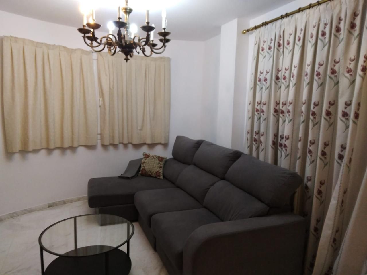 Sala de estar de Piso de alquiler en  Melilla Capital