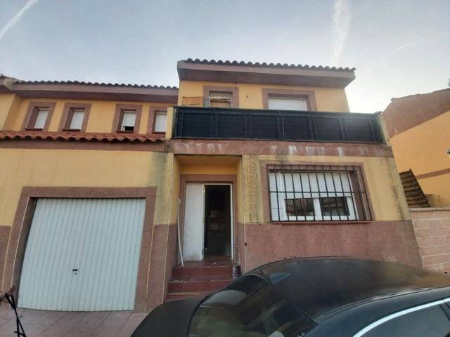 Casa adosada en Venta en Calle del Cerrillo en Hormigos