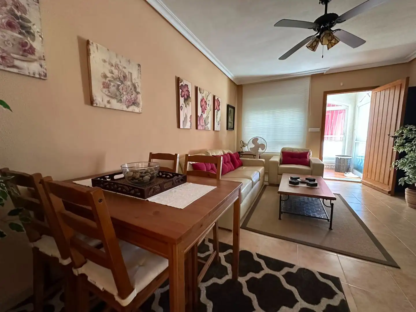 Sala d'estar de Casa o xalet en venda en San Fulgencio amb Terrassa, Moblat i Forn