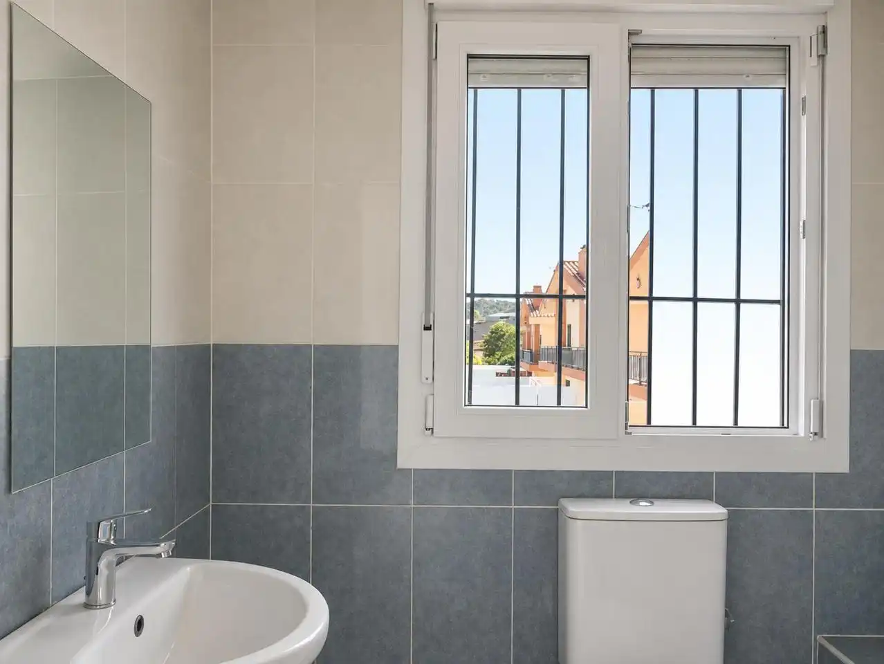 Badezimmer von Haus oder Chalet zum Verkauf in El Ronquillo, Sevilla