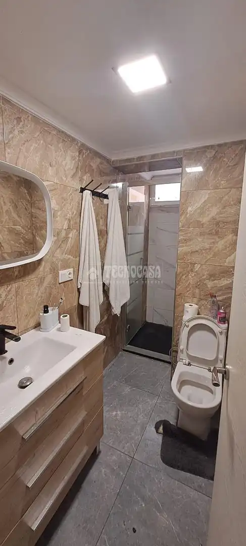 Baño de Piso en venta en Alicante / Alacant con Aire acondicionado, Calefacción y Balcón