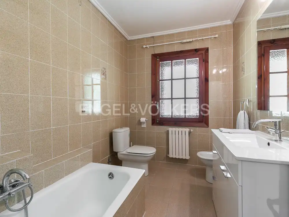 Baño de Casa o chalet en venta en Paterna con Calefacción, Jardín privado y Parquet