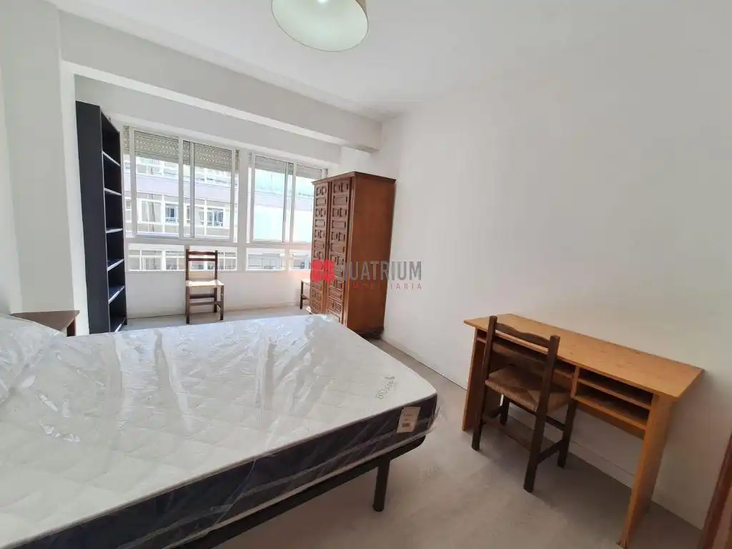 Bedroom of Flat for rent in Santiago de Compostela   with Heating and Furnished