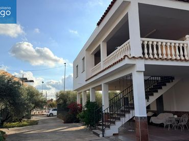 Xalet en venda a Madrigal