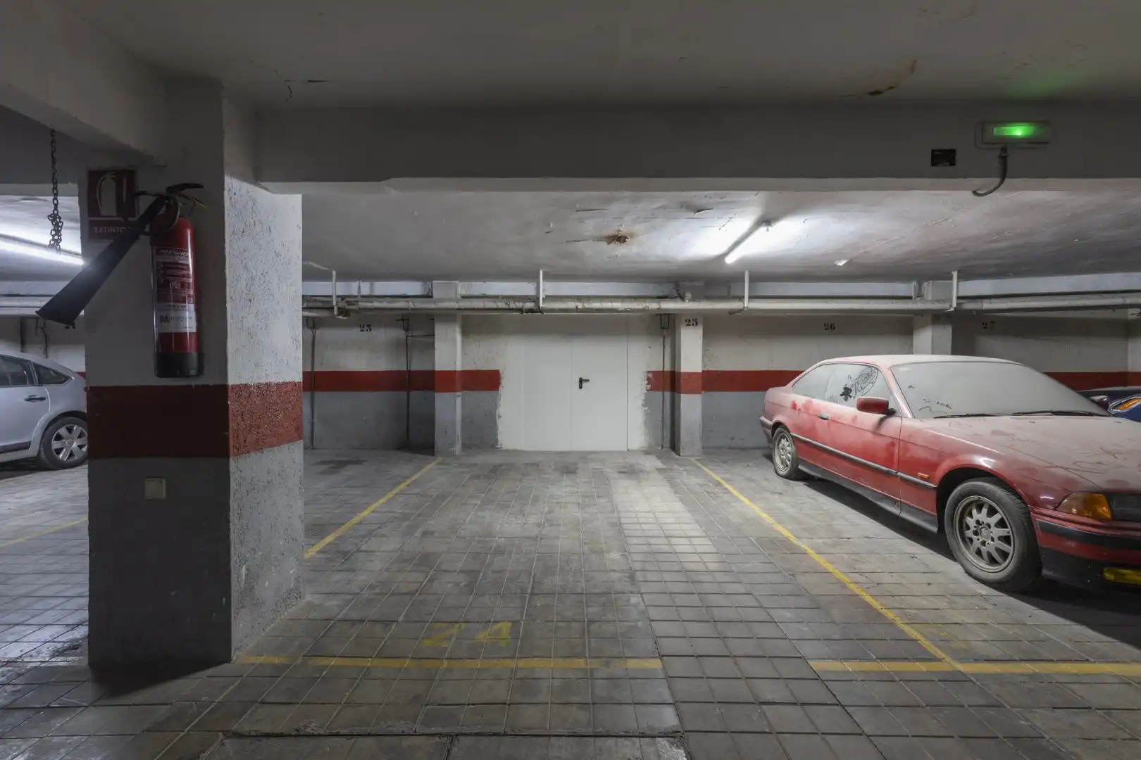 Aparcament de Dúplex en venda en Granada amb Aire condicionat, Calefacció i Terrassa