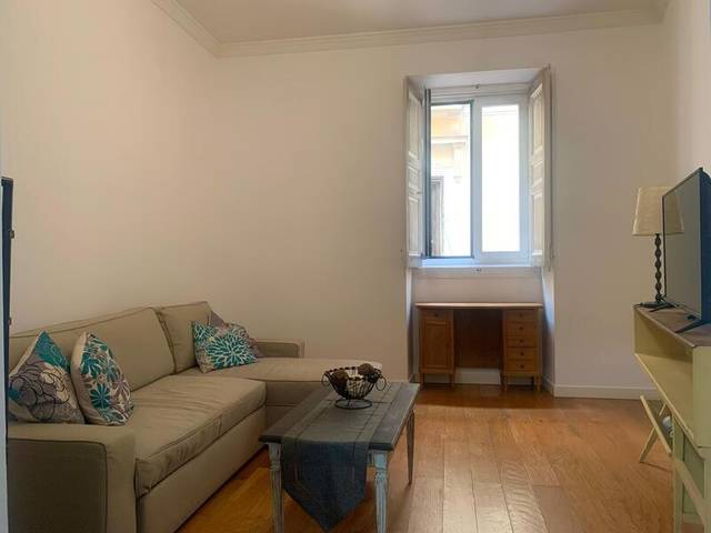 Piso en Alquiler en LUNA en Universidad - Malasaña